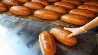 🥖 Генпрокуратура требует признать экстремистами хлебопеков, контролирующих 50% прибыльного «Рижского хлеба». Их обвиняют в «пропаганде превосходства граждан Украины» Иск Генпрокуратуры уже подан в Родниковский райсуд Ивановской области, пишет «Коммерсантъ»