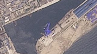 金正恩下令对新建驱逐舰下水失败事故展开调查5月21日，朝鲜新建造的一艘大型驱逐舰在位于该国东部的清津造船厂举行下水仪式。最高领导人金正恩出席仪式。但新建舰船下水过程中发生严重事故，令金正恩大为愤怒，责令对这起“严重事故”展开调查。据悉，造船厂厂长已被司法机关传唤。👉 继续浏览后续：https://rfi.my/BhDo.g