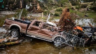 ↩️🖼 В Техасе число погибших из-за наводнения выросло до 82, среди них 28 детей, — CNN