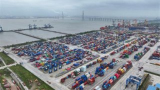 前4个月中国全行业对外直接投资同比增长7.5%中国商务部周四发布的数据显示，2025年前四个月，中国对外直接投资（FDI）同比增长7.5%，达到575.4亿美元。👉 继续浏览后续：https://rfi.my/BhGF.g
