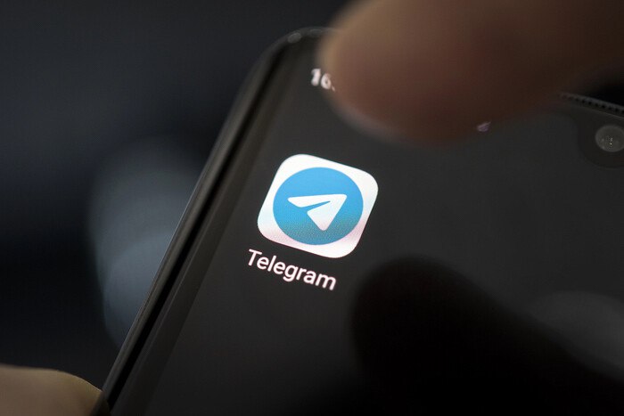 Российские банки требуют ввести тотальную слежку в Telegram и WhatsApp - CNews