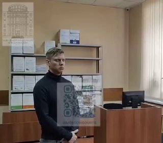 В Москве отправили под административный арест еще одного ученика Алекса Лесли. «Пикапера» Данилу Прыгункова признали виновным в мелком хулиганстве (ч.1 ст.20.1 КоАП РФ)  и дали ему 11 суток административного ареста.