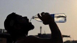 阿联酋5月录得超50摄氏度高温天气阿联酋5月23日录得当天最高温度已达到50.4摄氏度，这是该海湾国家 20 多年来未曾见过的高温。 国家气象中心（NCM）表示：“这是自2003年有记录以来（5月份）的最高气温。”👉 继续浏览后续：https://rfi.my/BhGH.g