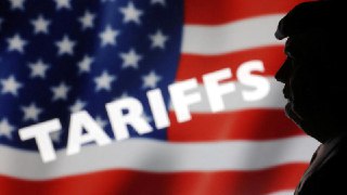 特朗普：不延长对等关税暂缓期美国对全球贸易伙伴征收“对等关税”的90天暂缓期将于7月9日结束，但与欧盟、日韩等的贸易谈判均进展缓慢。特朗普在结束佛罗里达之行返回华盛顿的总统专机“空军一号”上接受记者采访时表示，他不准备延长对等关税暂缓期。👉 继续浏览后续：https://rfi.my/Bo3R.g