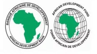 非洲开发银行向约翰内斯堡提供1.39亿美元贷款非洲开发银行（AfDB）周二批准向南非经济首都约翰内斯堡提供1.39亿美元的贷款，用于其基础设施的现代化。约翰内斯堡将于11月举办首次在非洲大陆进行的G20峰会。这是非洲开发银行首次向国家以外的实体提供贷款。👉 继续浏览后续：https://rfi.my/Bo3v.g