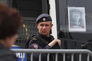 Ростовским полицейским начали компенсировать суммы предложенных взяток за «стойкую антикоррупционную позицию». Юристы усомнились в правомерности этого решенияНачальник ГУ МВД России по региону Александр Речицкий сообщил, что местным полицейским начали «воз