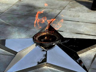 ⚡️ Госдума расширила наказание за повреждение военных памятников и «осквернение» Вечных огней, в том числе — за границей. Предлагаемые сроки — от 3 до 5 летПоправки, принятые сегодня депутатами Думы, вносятся в ст. 243.4 УК РФ. Уголовная ответственность бу