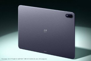 OnePlus Pad 3 уже в России!На «Яндекс Маркете» эксклюзивно стартовали продажи одного из самых производительных планшетов года.Чем он так хорош? Вот наш топ-3 фишек: • Флагманский процессор Snapdragon 8 Elite.  Чтобы приложения точно не тормозили. • Экран 1