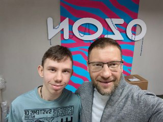 Ozon подключил сотрудников офисов к работе на ПВЗ в пиковый сезонВ пиковые периоды нагрузка на пункты выдачи заказов значительно возрастает. Чтобы поддержать партнеров, Ozon запустил программу «День на ПВЗ». Теперь любой офисный сотрудник компании сможет п